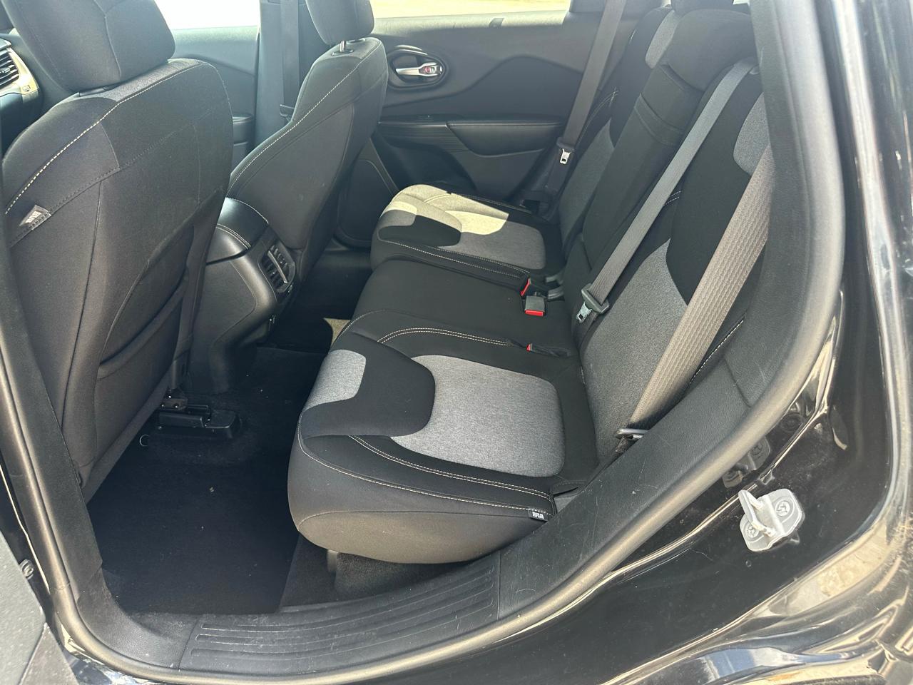 Jeep Cherokee Latitude FWD 2014