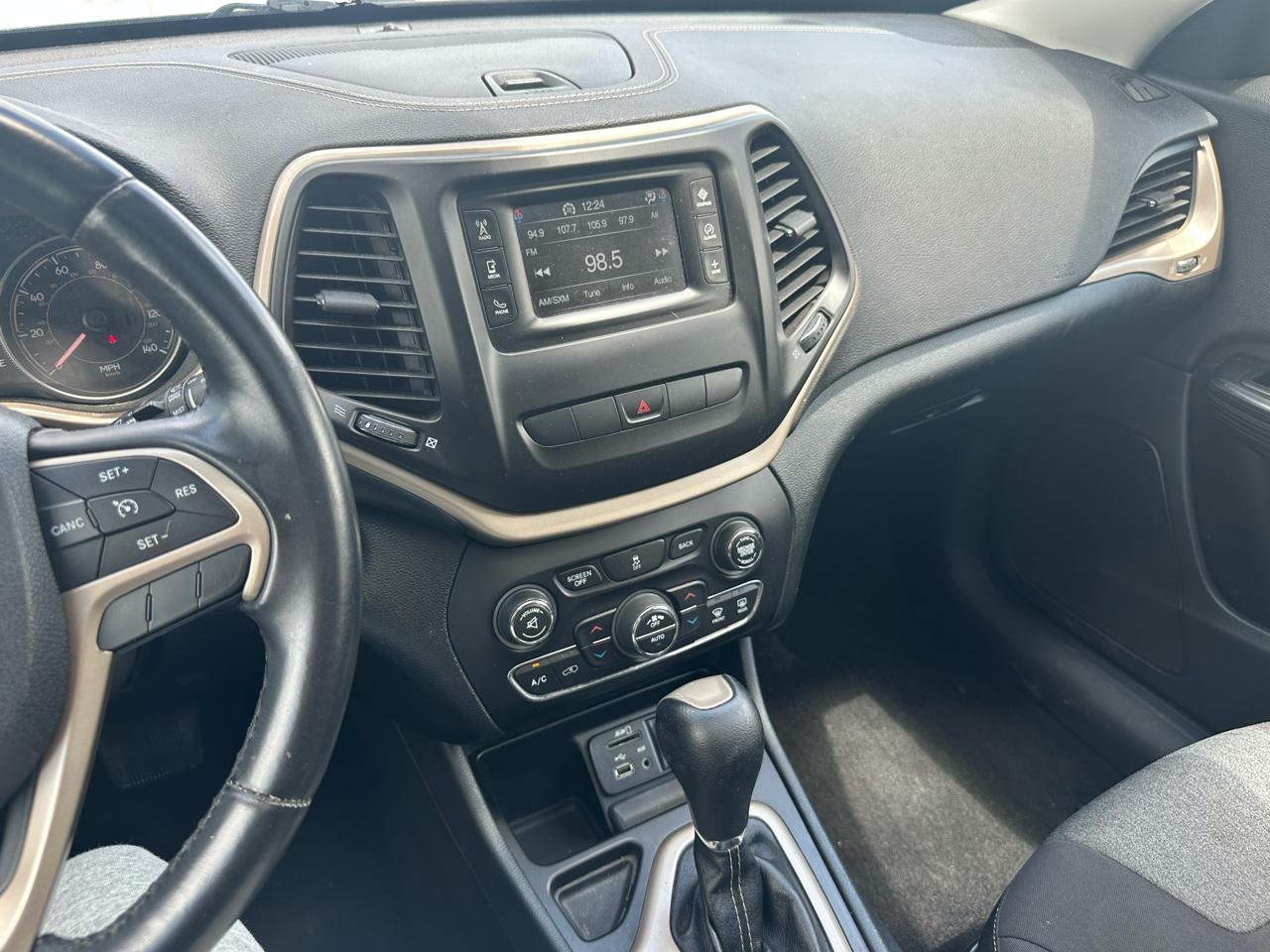 Jeep Cherokee Latitude FWD 2014