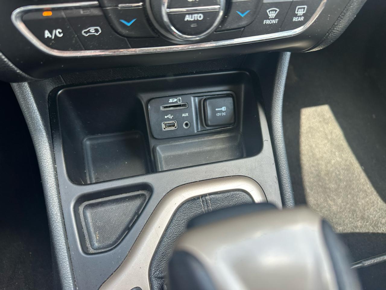 Jeep Cherokee Latitude FWD 2014