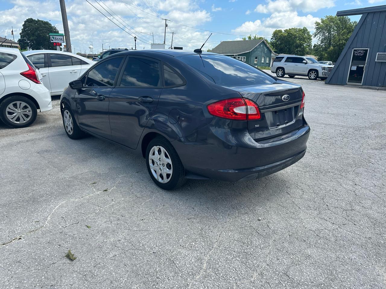 Ford Fiesta SE Sedan 2012