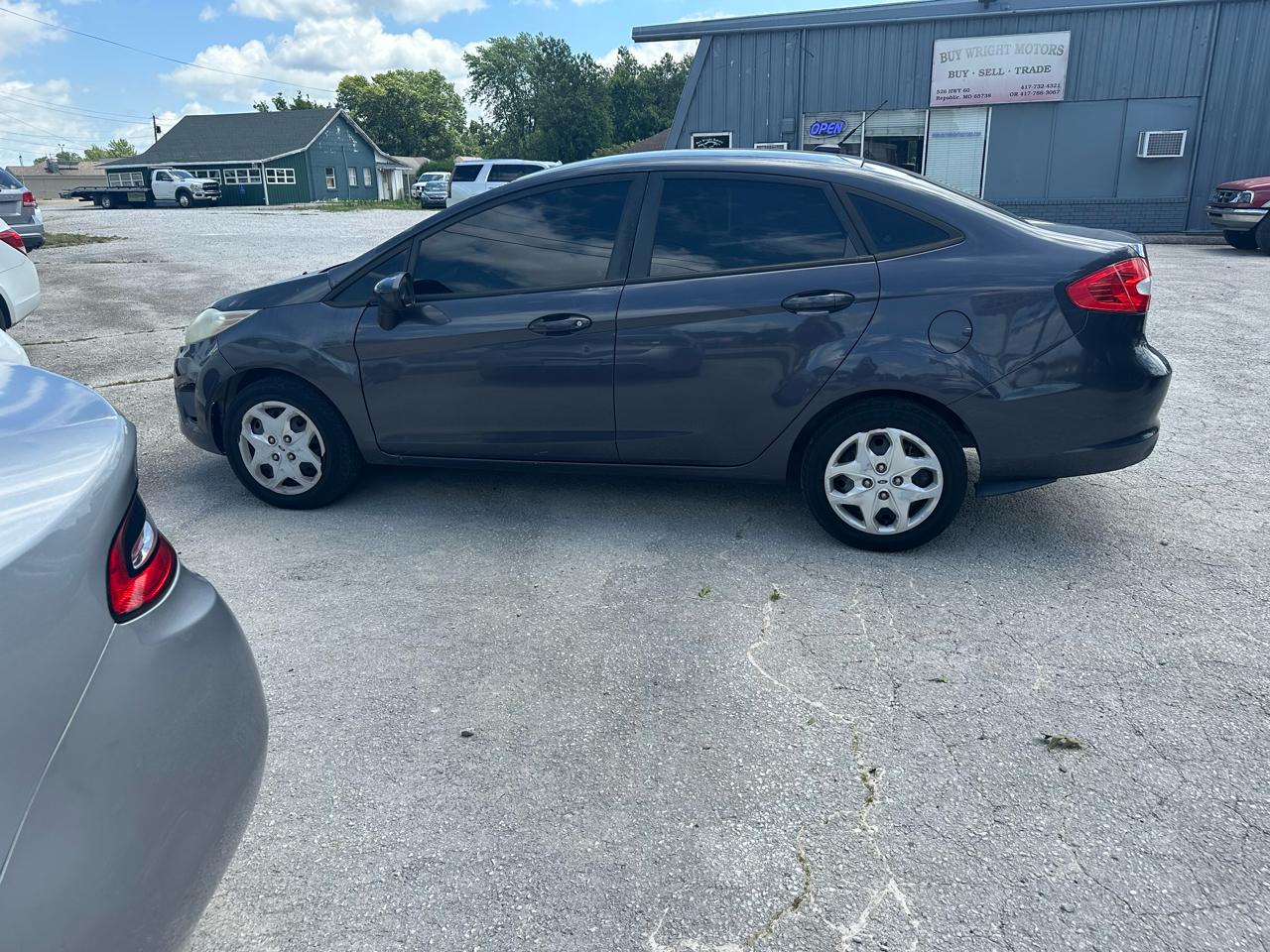 Ford Fiesta SE Sedan 2012