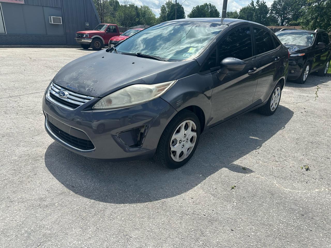 Ford Fiesta SE Sedan 2012