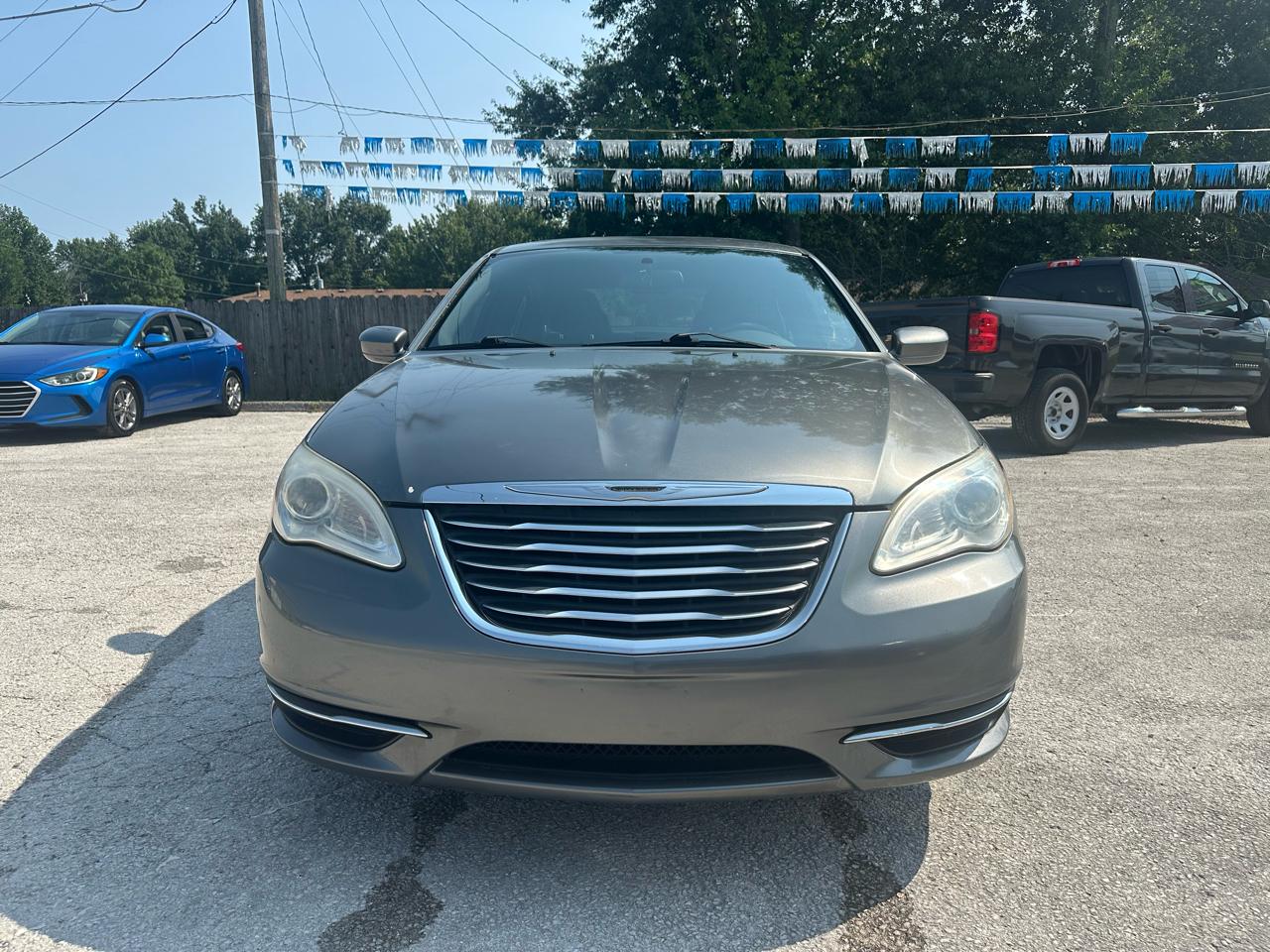 Chrysler 200 Touring 2012