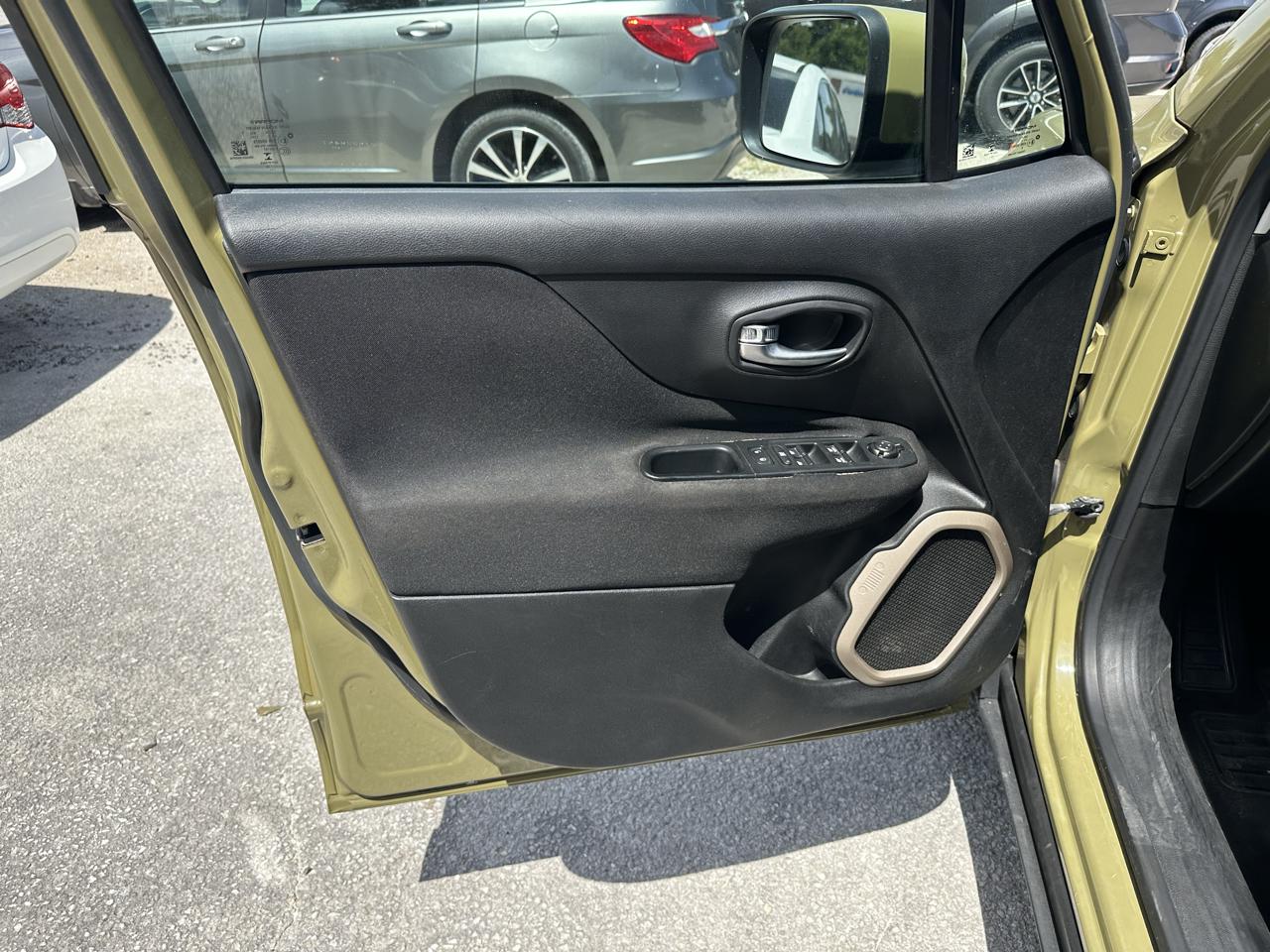 Jeep Renegade Latitude FWD 2015