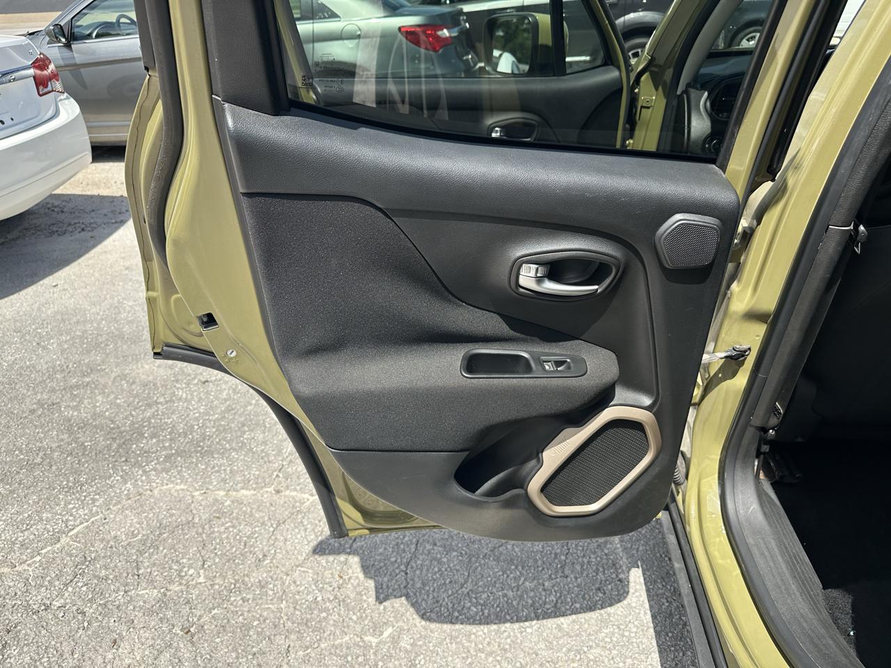 Jeep Renegade Latitude FWD 2015