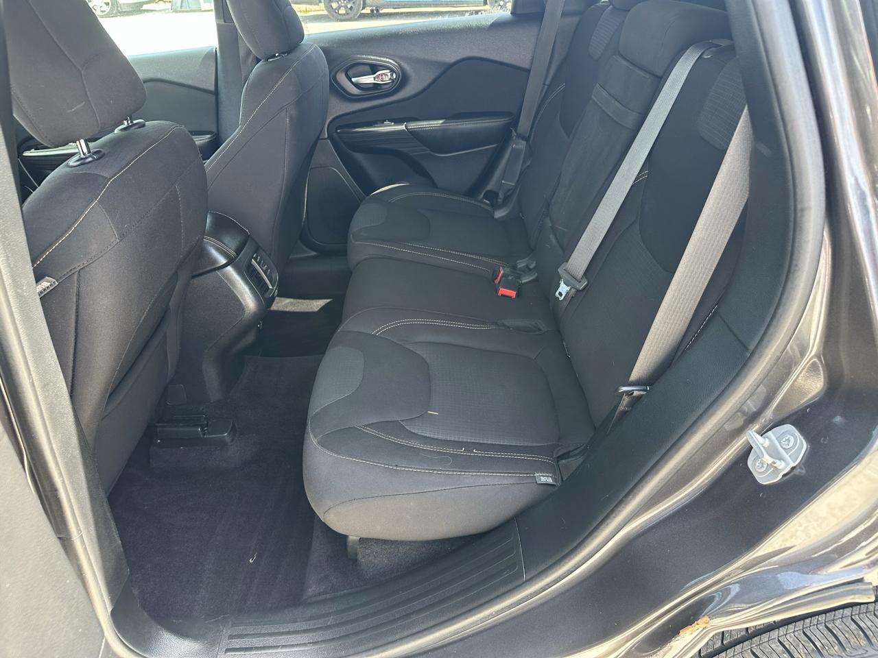 Jeep Cherokee Latitude FWD 2017