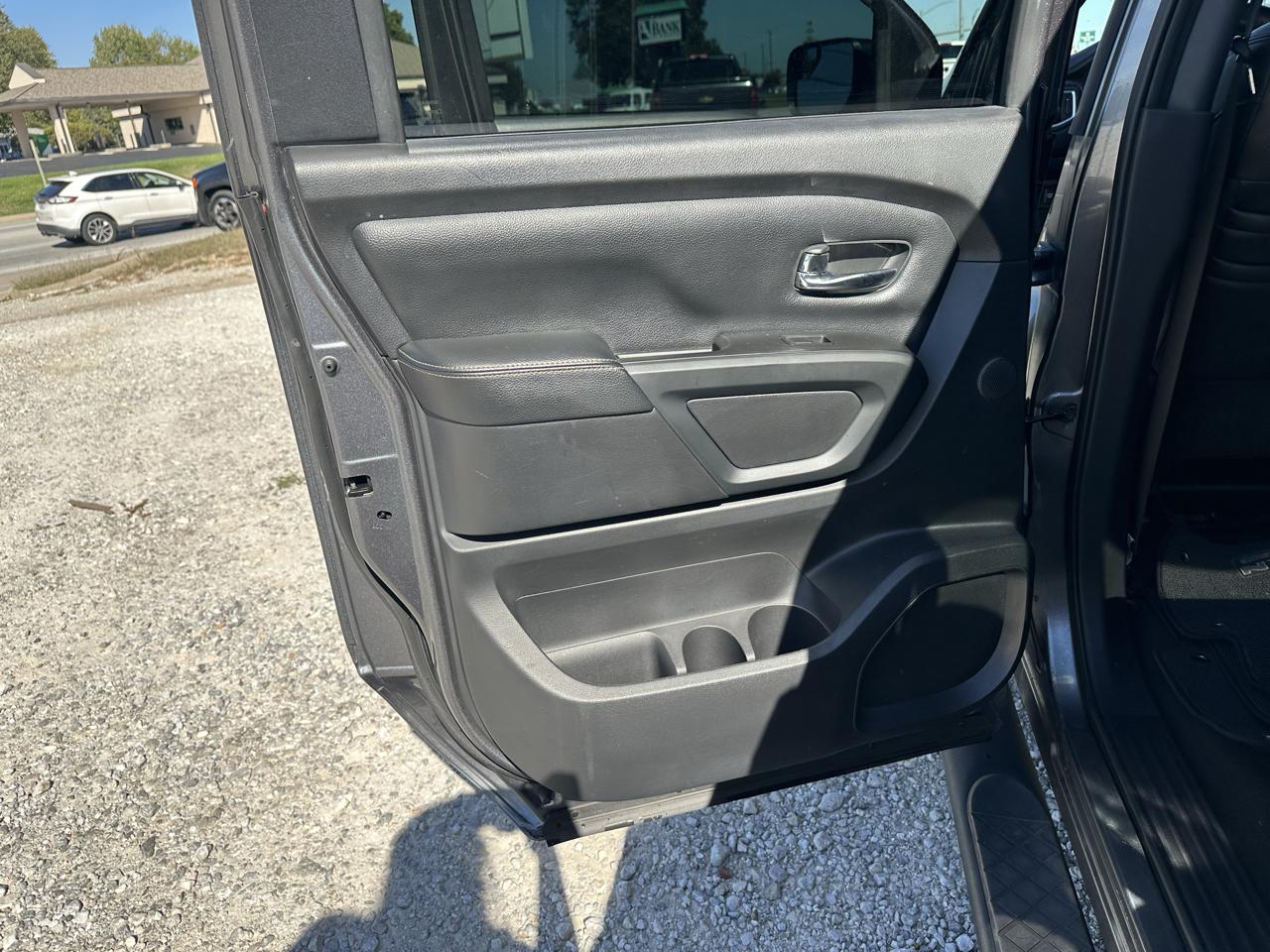 Nissan Titan Platinum Reserve Crew Cab 2WD 2018