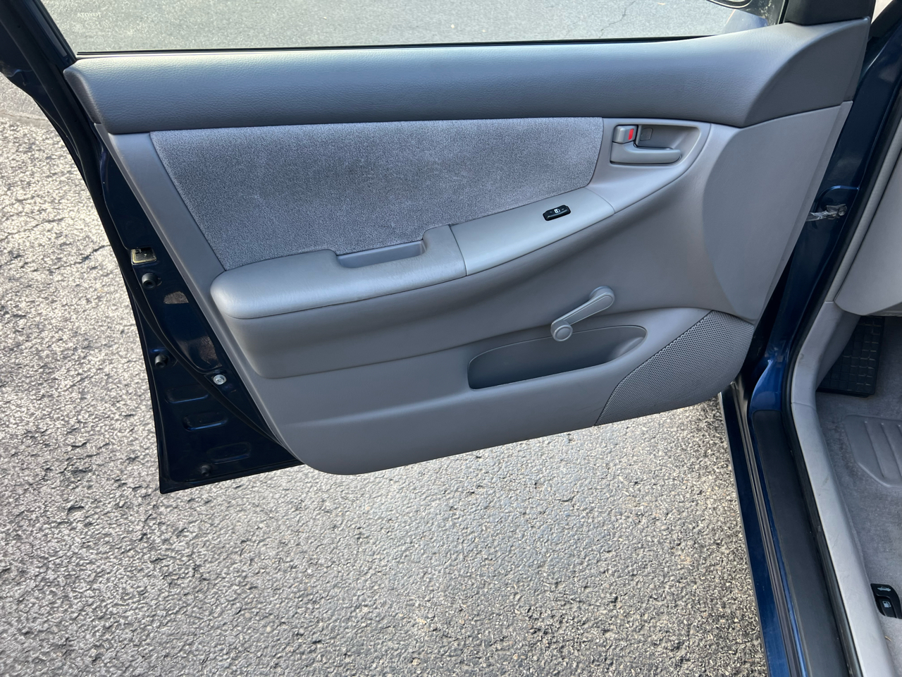 Toyota Corolla 4dr Sdn CE Auto (Natl) 2004