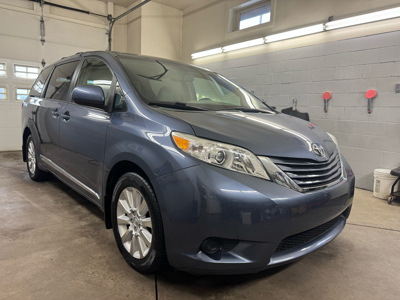 2015 Toyota Sienna 5dr 7-Pass Van LE AWD (Natl)