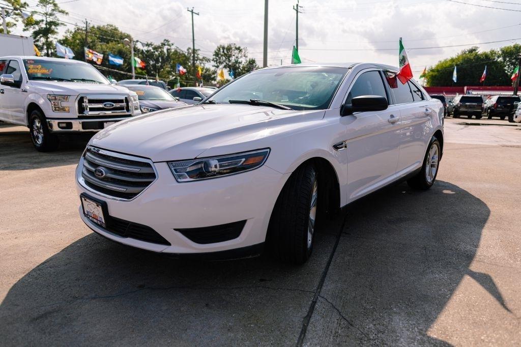 Ford Taurus SE FWD 2016