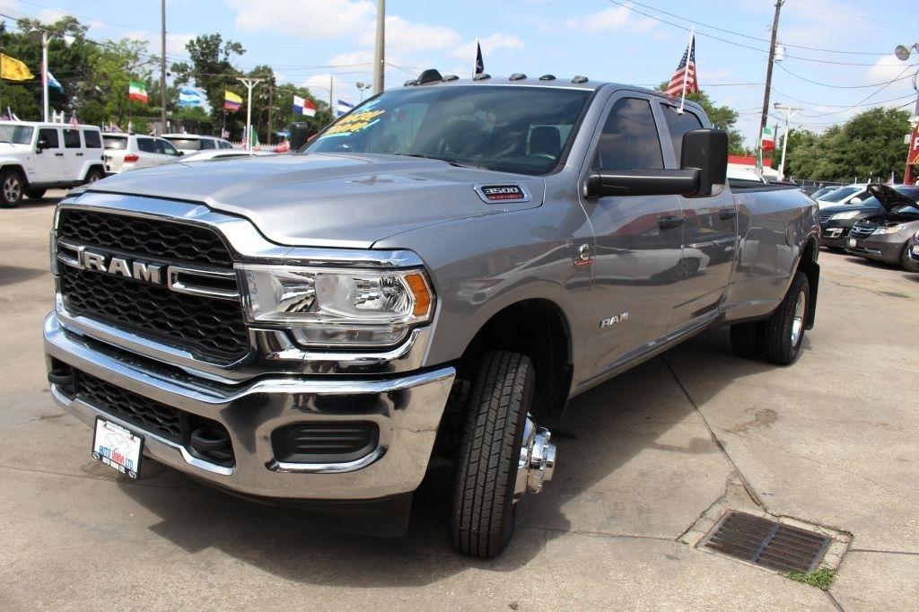 RAM 3500 Tradesman Crew Cab 4WD DRW 2022