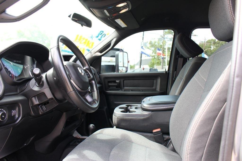 RAM 3500 Tradesman Crew Cab 4WD DRW 2022