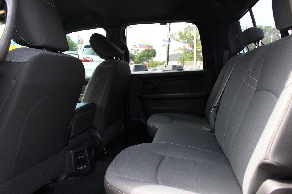 RAM 3500 Tradesman Crew Cab 4WD DRW 2022