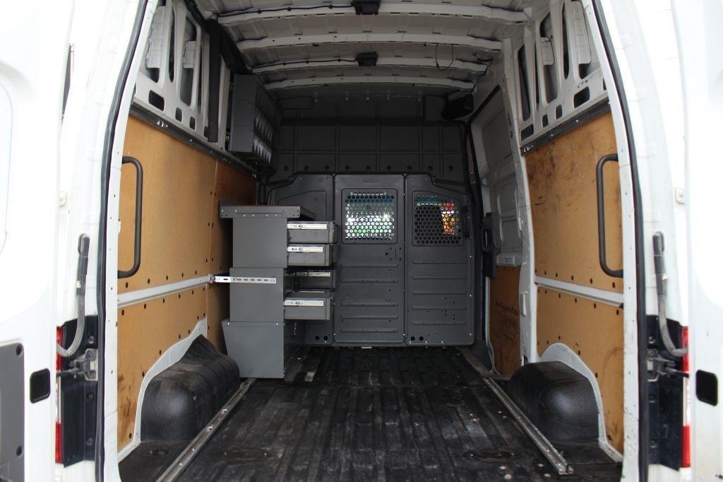 Nissan NV Cargo 2500 HD S V8 High Roof 2018