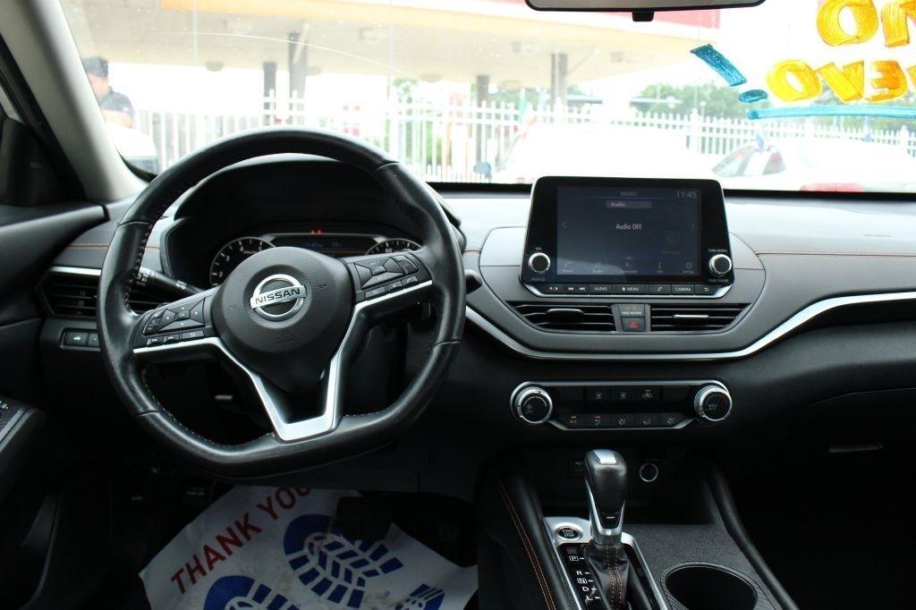 Nissan Altima 2.5 SR 2022