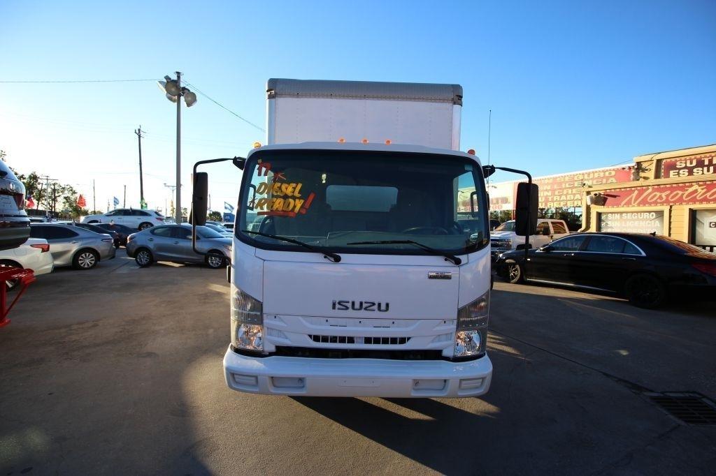 Isuzu NPR  2017