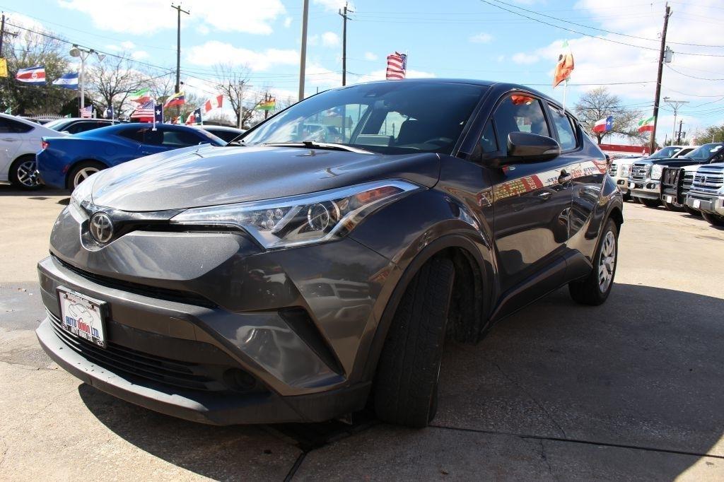 Toyota C-HR XLE 2019