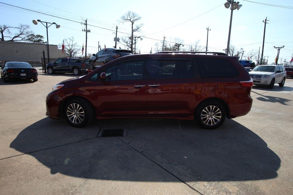 Toyota Sienna Limited Premium 7-Passenger 2019