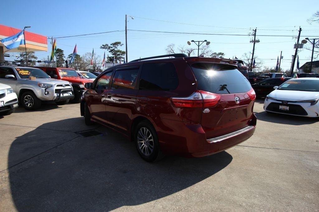 Toyota Sienna Limited Premium 7-Passenger 2019