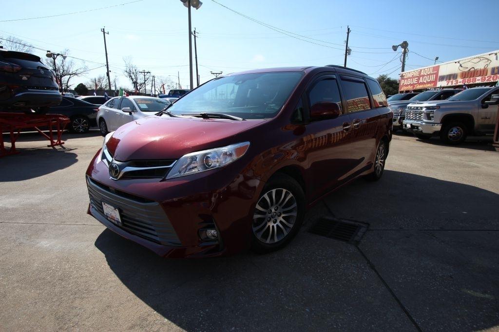 Toyota Sienna Limited Premium 7-Passenger 2019