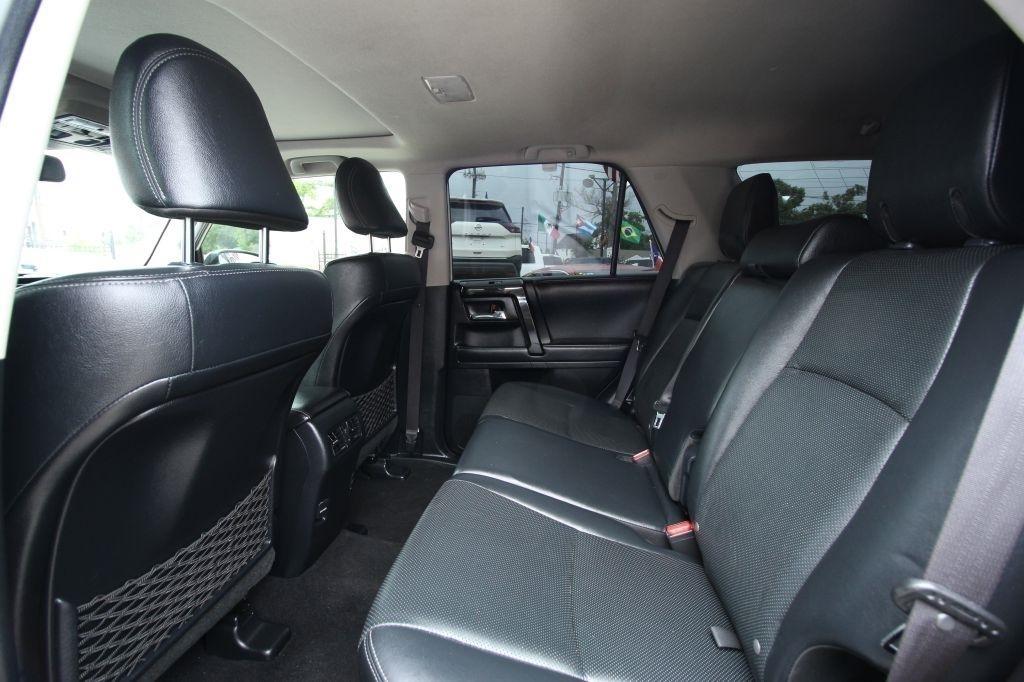 Toyota 4Runner SR5 4WD 2019