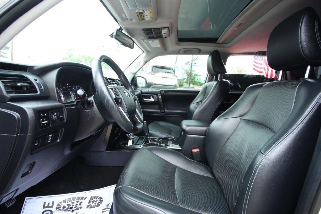 Toyota 4Runner SR5 4WD 2019