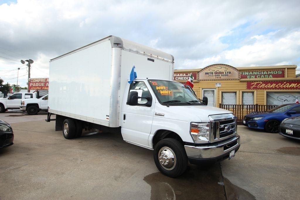 Ford Econoline E-350 Super Duty 2022