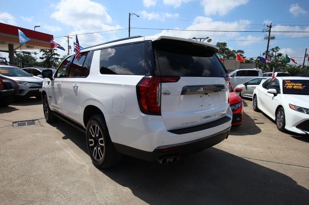 GMC Yukon XL Denali 4WD 2022