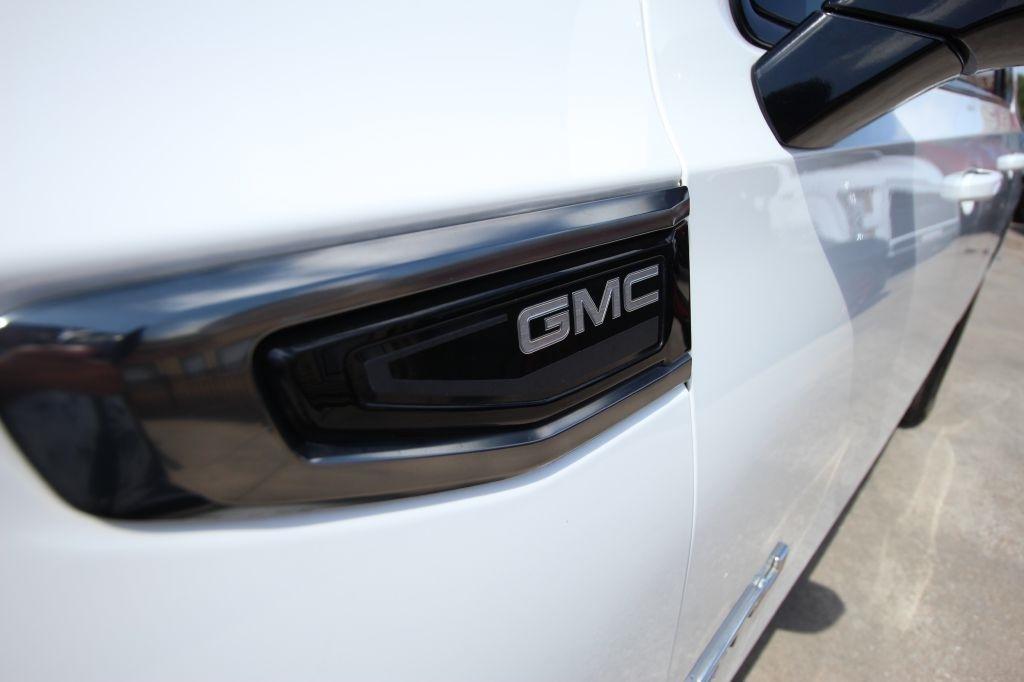 GMC Yukon XL Denali 4WD 2022