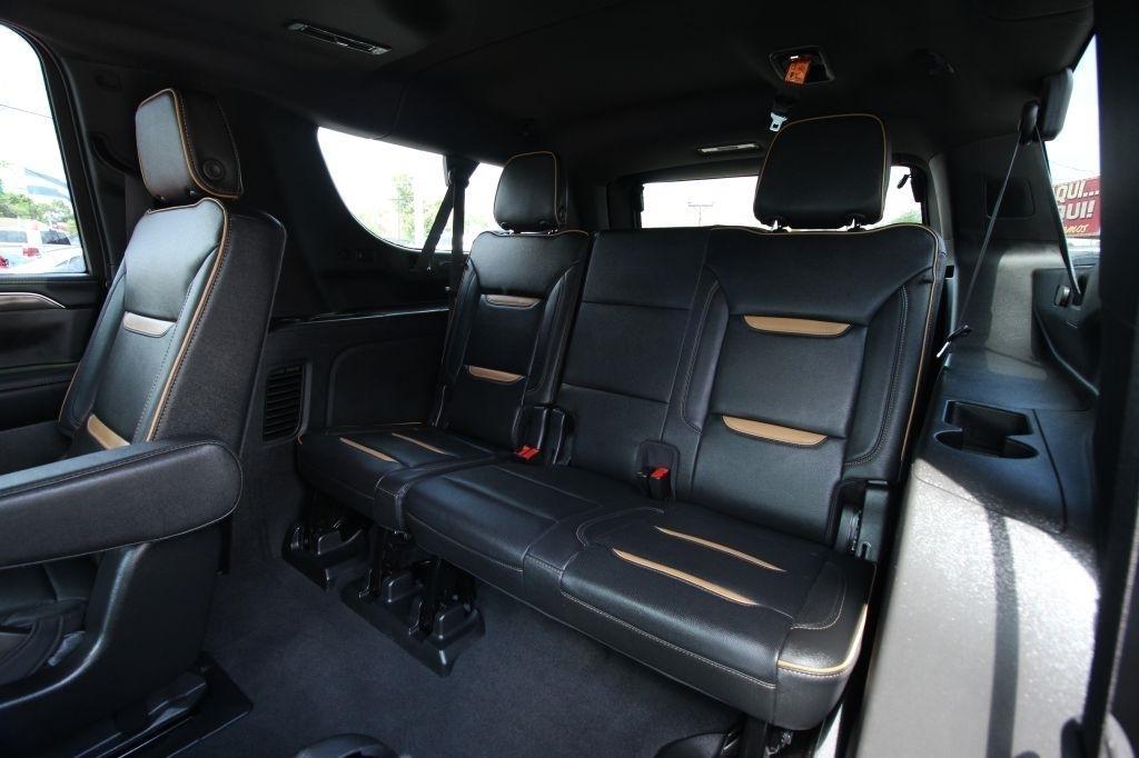 GMC Yukon XL Denali 4WD 2022