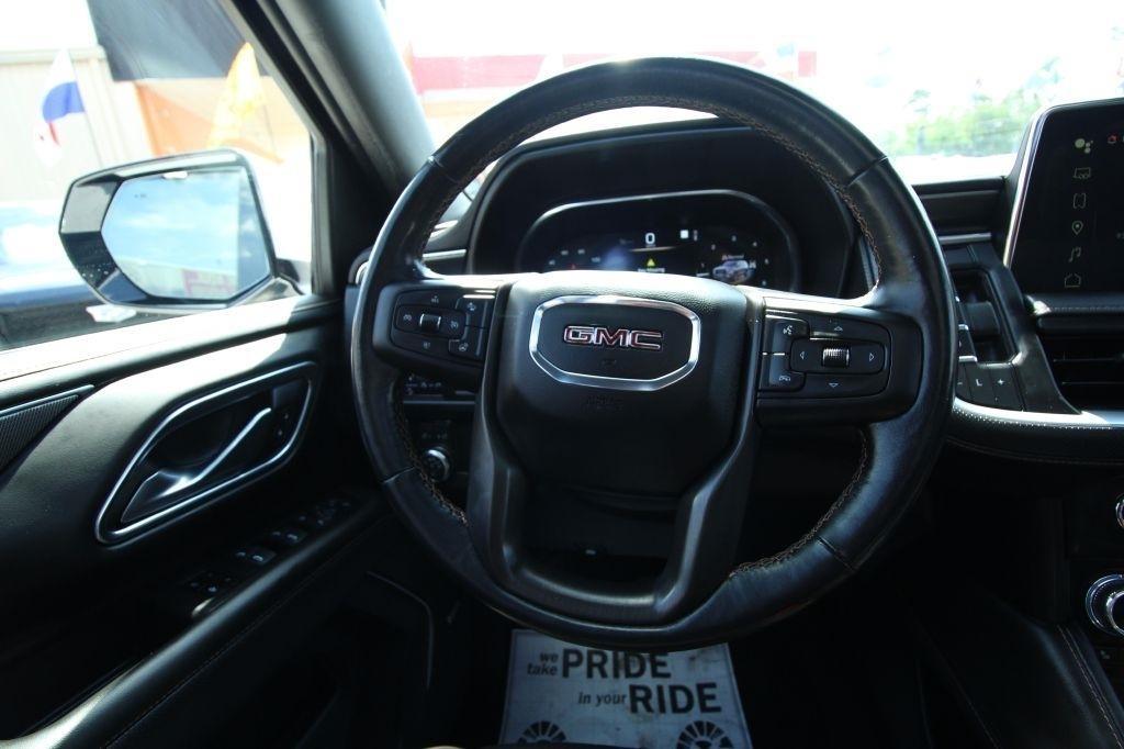GMC Yukon XL Denali 4WD 2022