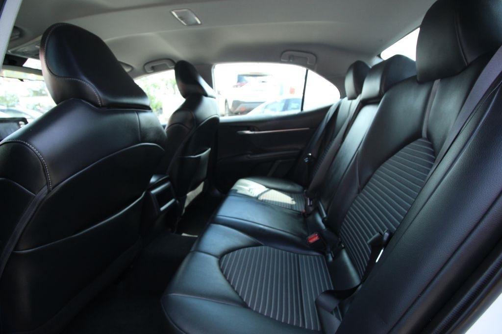 Toyota Camry SE 2023