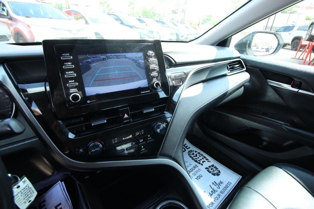 Toyota Camry SE 2023