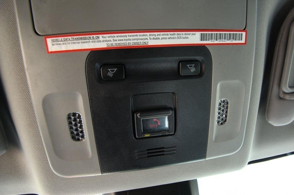 Toyota Camry SE 2023