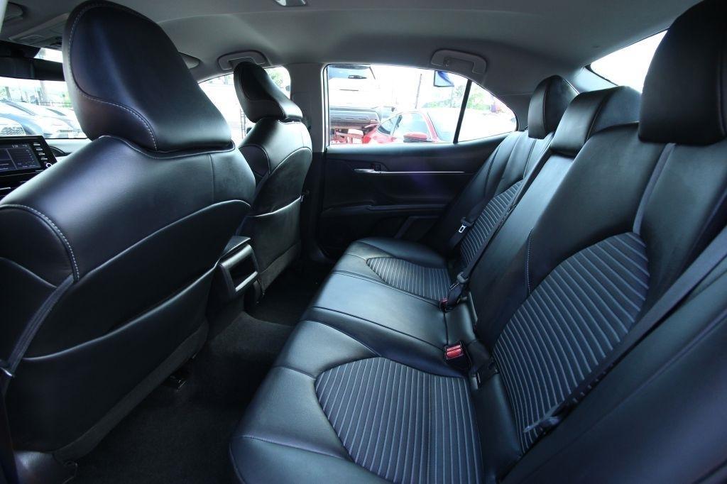 Toyota Camry SE 2022