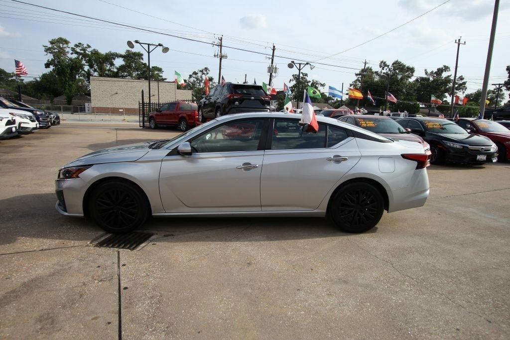 Nissan Altima 2.5 SV 2023