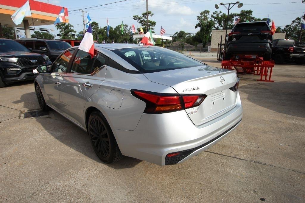 Nissan Altima 2.5 SV 2023
