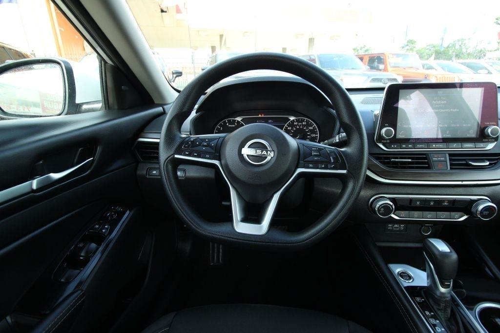 Nissan Altima 2.5 SV 2023