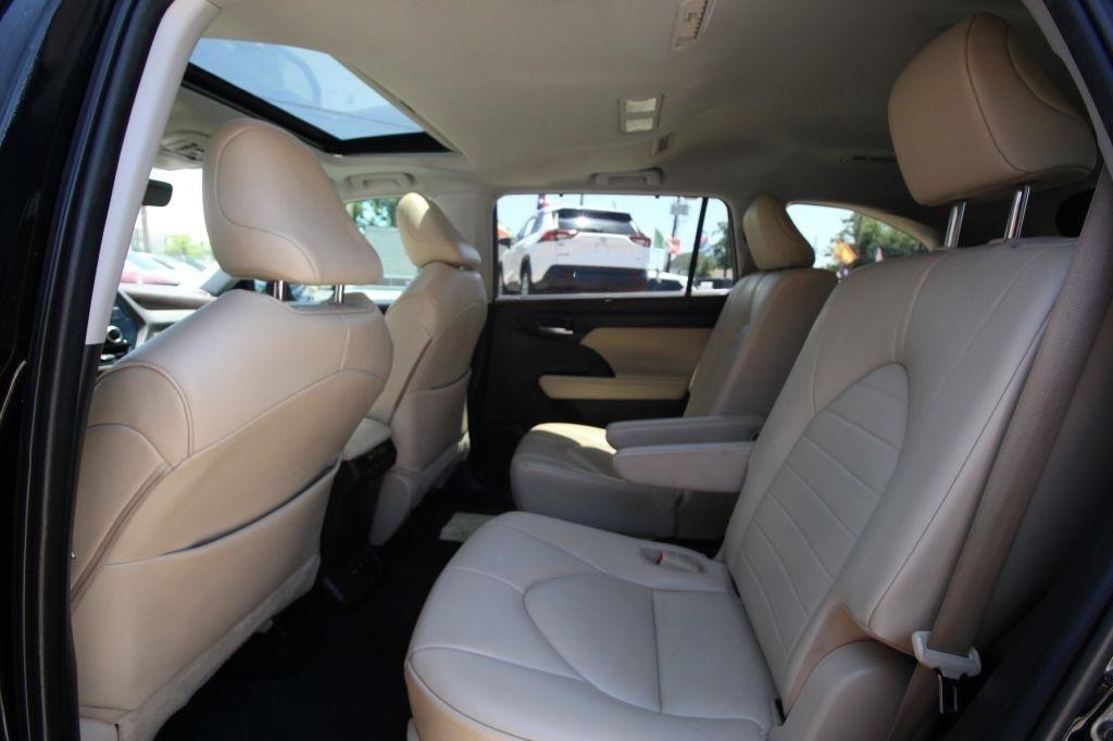 Toyota Highlander XLE AWD V6 2020
