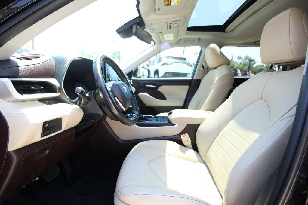 Toyota Highlander XLE AWD V6 2020
