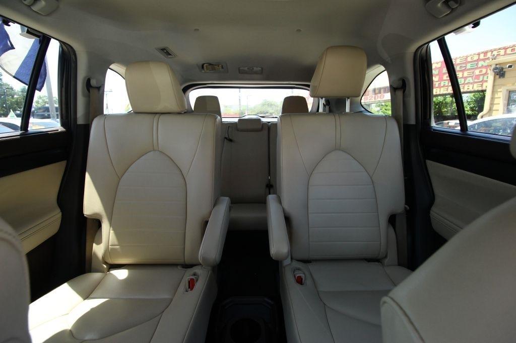 Toyota Highlander XLE AWD V6 2020