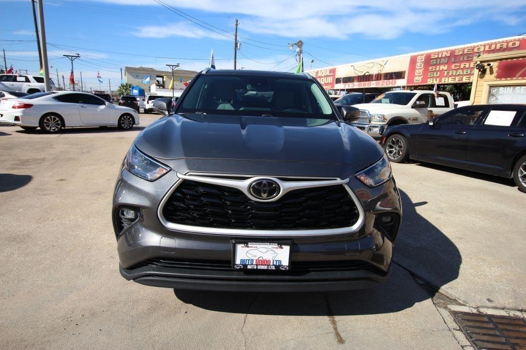 Toyota Highlander XLE AWD V6 2022