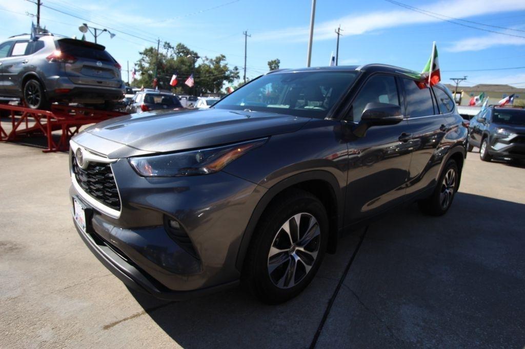Toyota Highlander XLE AWD V6 2022