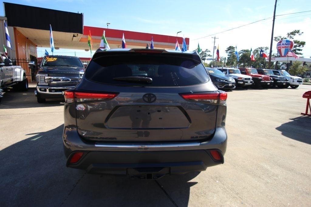 Toyota Highlander XLE AWD V6 2022