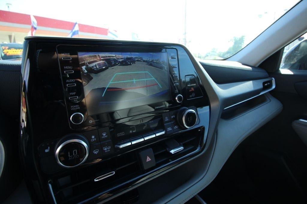Toyota Highlander XLE AWD V6 2022