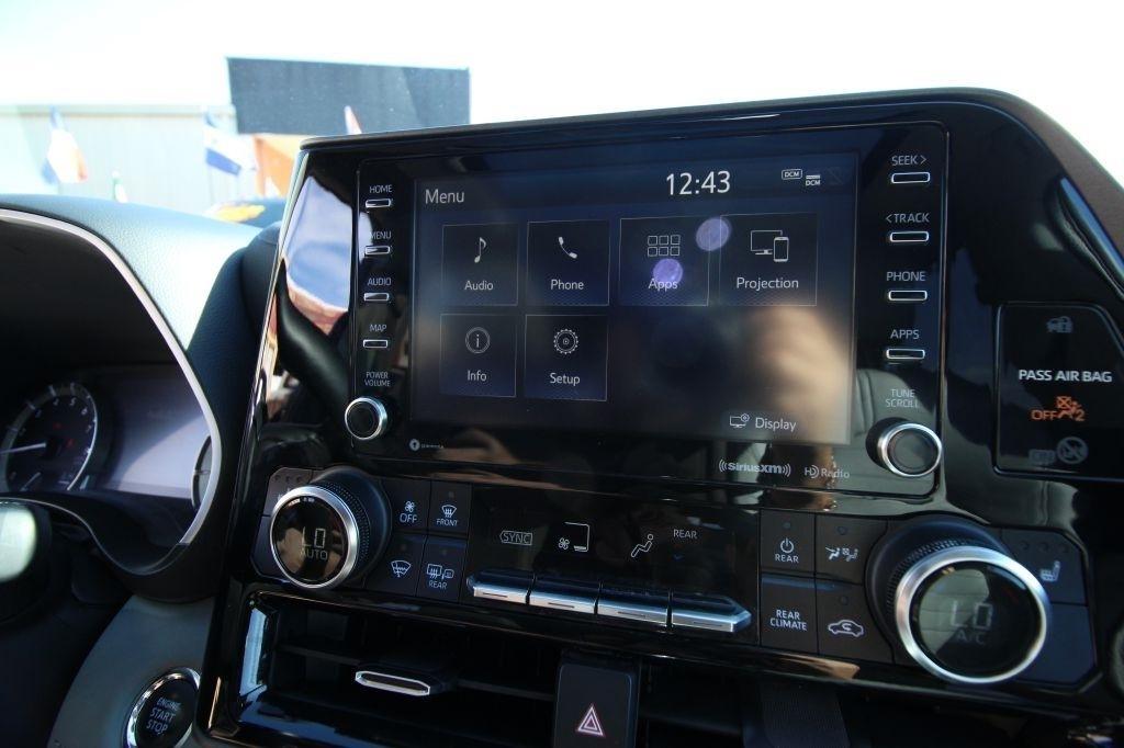 Toyota Highlander XLE AWD V6 2022