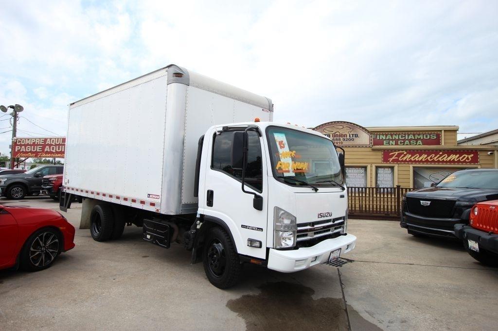 Isuzu NPR  2015