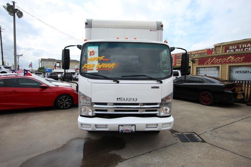 Isuzu NPR  2015
