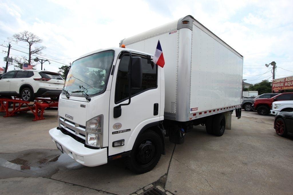 Isuzu NPR  2015