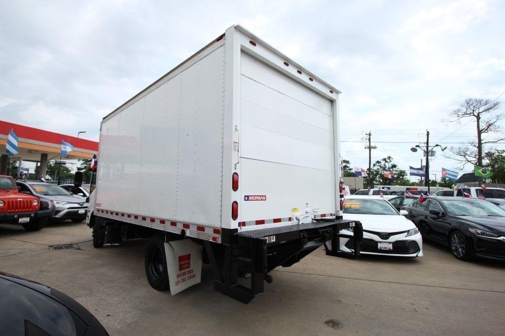 Isuzu NPR  2015